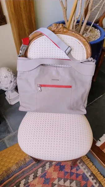 Bolsa Uncle K em Couro Legítimo Cinza com Coral