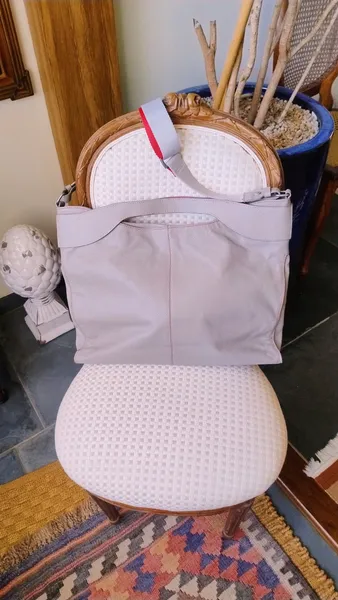 Bolsa Uncle K em Couro Legítimo Cinza com Coral