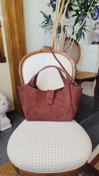 Bolsa Marrom em Suede da Hering
