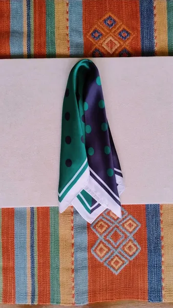 Lenço Rubi by Cotton On Poá Verde e Azul Marinho