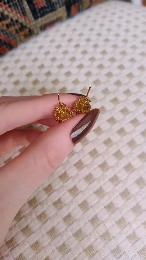 Brinco Oval Dourado de Nossa Senhora