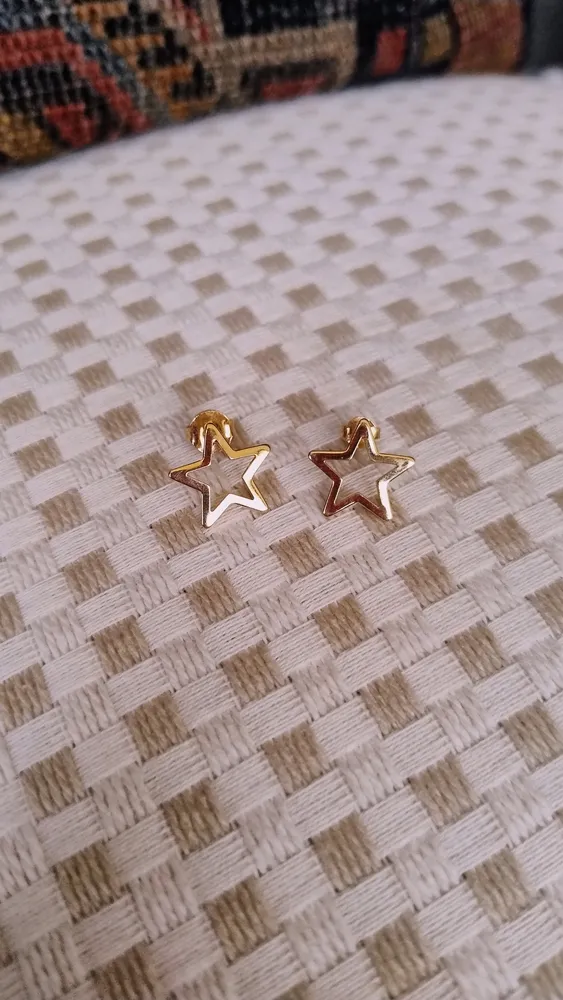 Brinco de Estrela Dourada Vazado