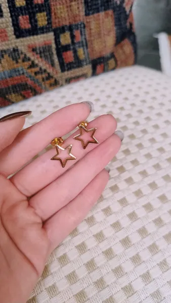 Brinco de Estrela Dourada Vazado