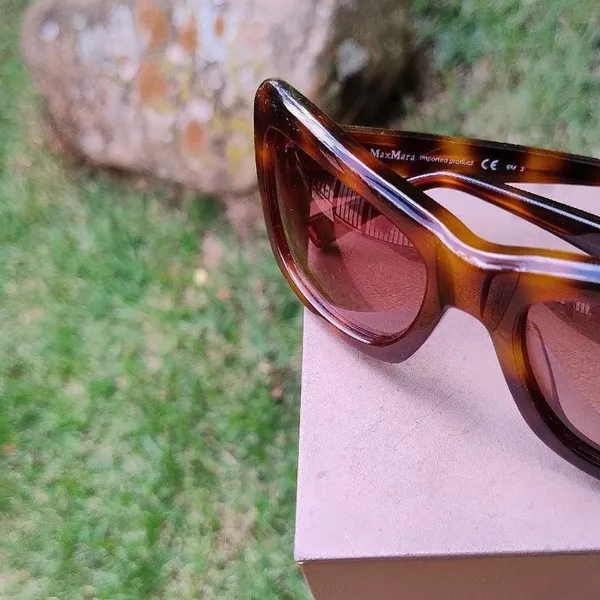 Óculos de Sol Quadrado de Tartaruga da Max Mara