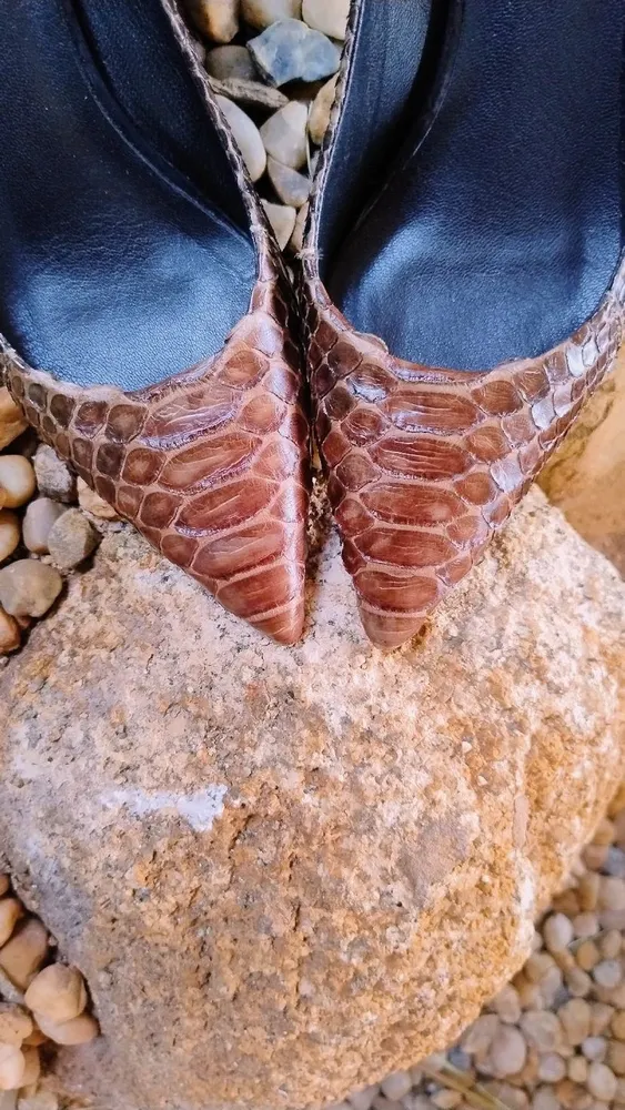 Scarpin Anzetutto Marrom Couro Phyton Legítimo