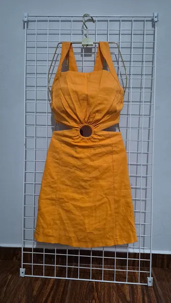 vestido laranja de linho
