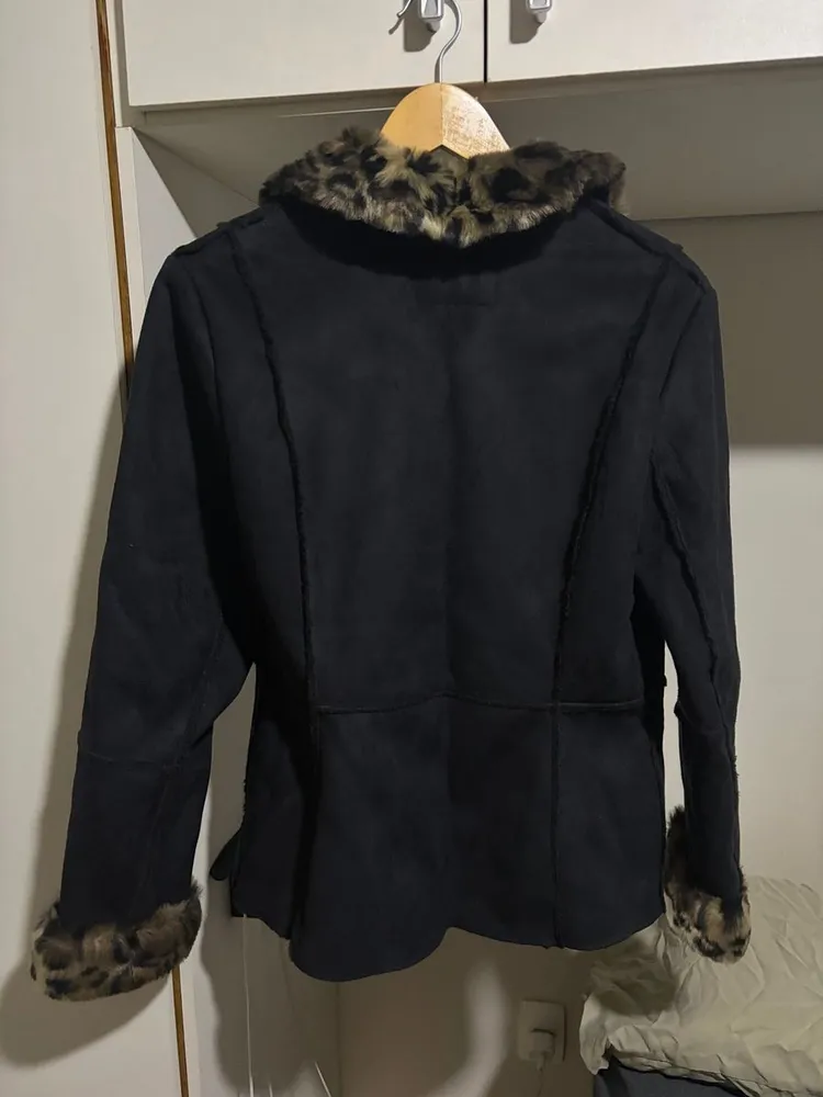 jaqueta importada nunca usada de pelos onça e pelos internos