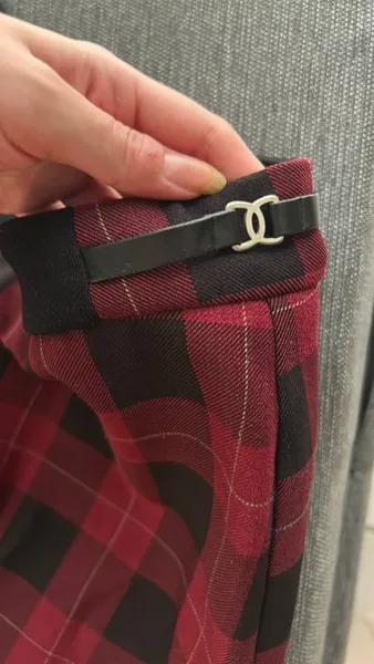 conjunto de blusa manga longa e saia xadrez anos 90