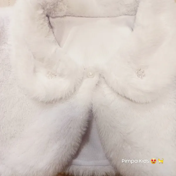 Bolero infantil branco tam 4, com detalhes em pérolas