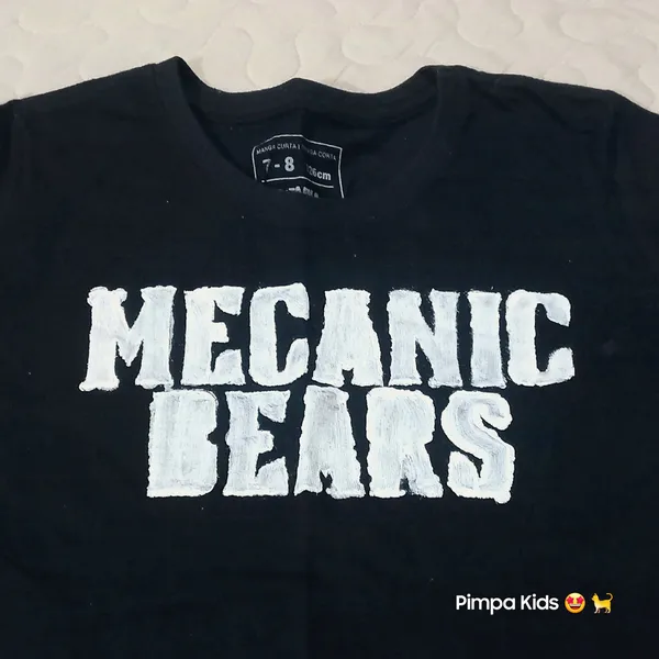 Camiseta infantil com estampa feita à mão tam 8