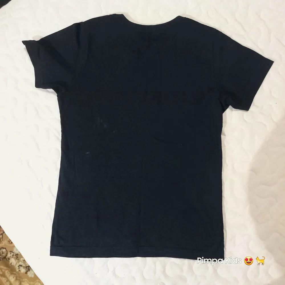 Camiseta infantil com estampa feita à mão tam 8