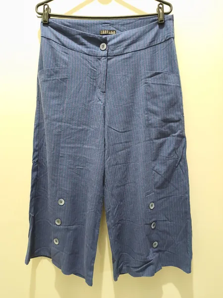 calça pantacourt