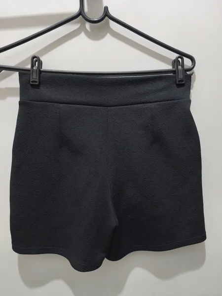 short hot pant preto