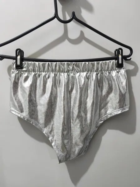 hot pant nova prata