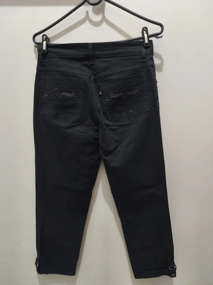 calça jeans capri beejeans
