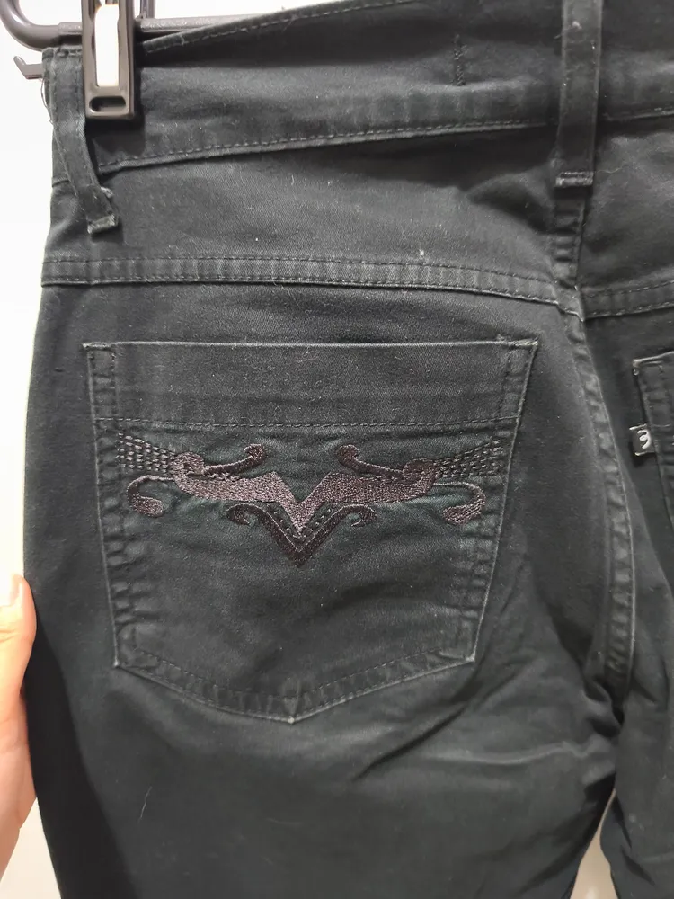 calça jeans capri beejeans