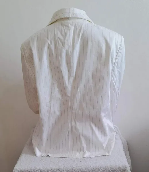 Blazer Feminino Daslu Risca de Giz Tamanho 44