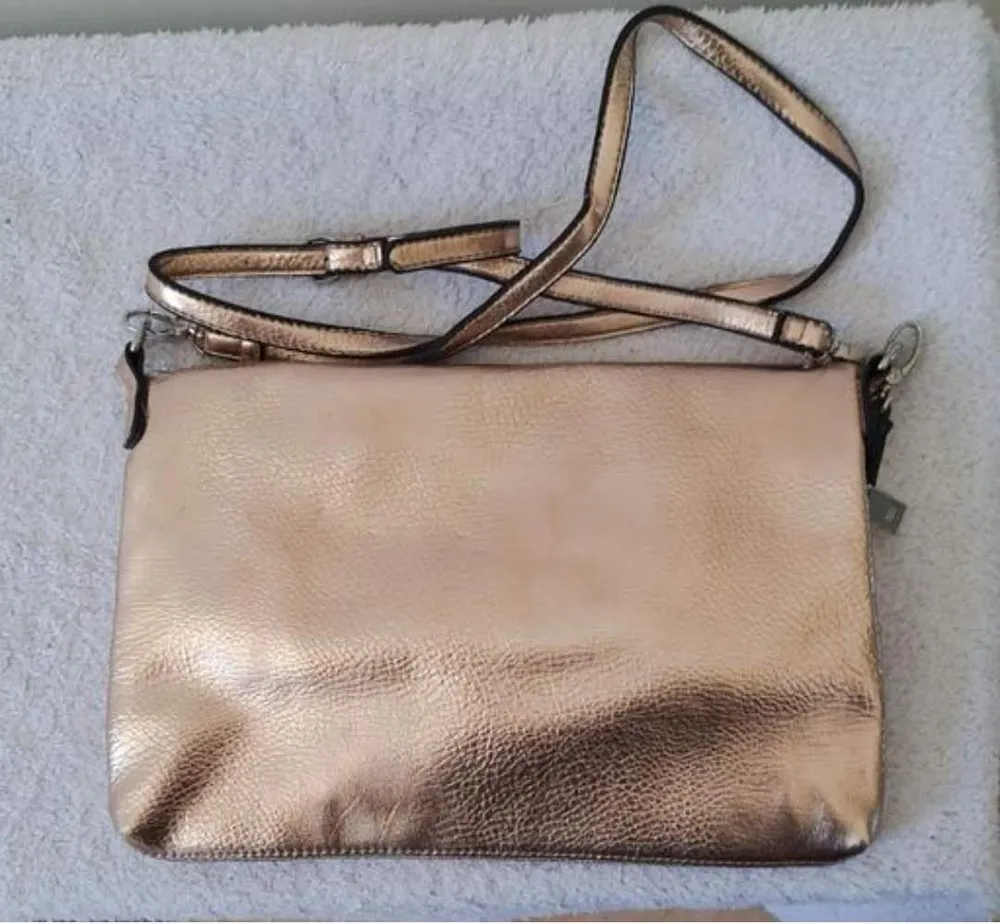 Bolsa Feminina de Couro Metalizado Acessorizze Importada