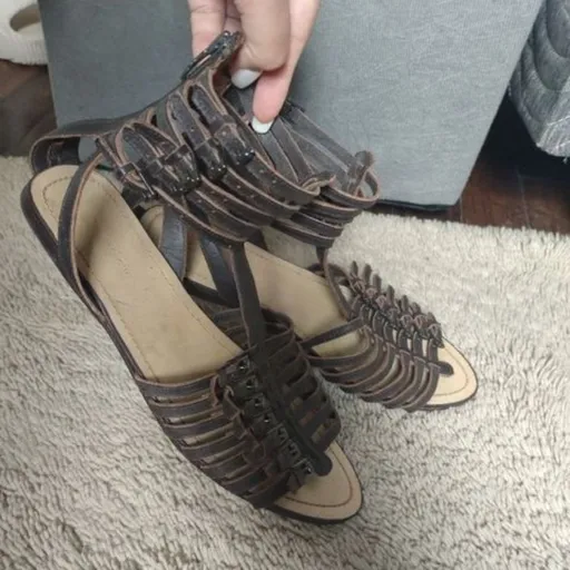 sandália marrom café Zara