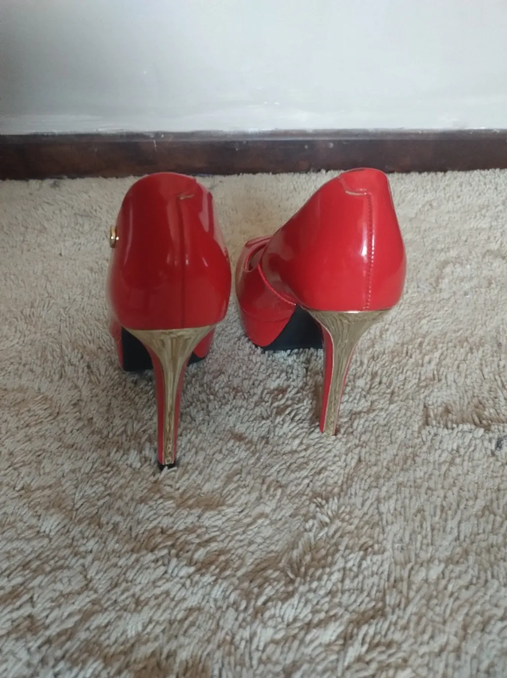 Peep toe verniz vermelho Vizzano