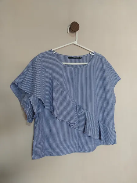 blusa listrada shoulder