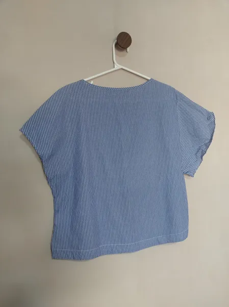 blusa listrada shoulder