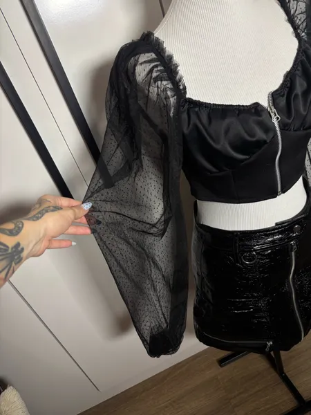 Blusa Cetim Manga Tule