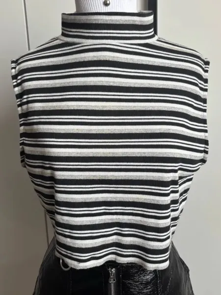 Cropped Canelado Listrado Cavado