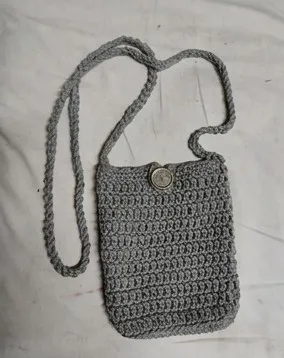 bolsa crochê cinza