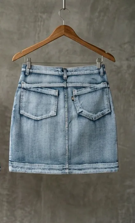 saia jeans com fenda frontal