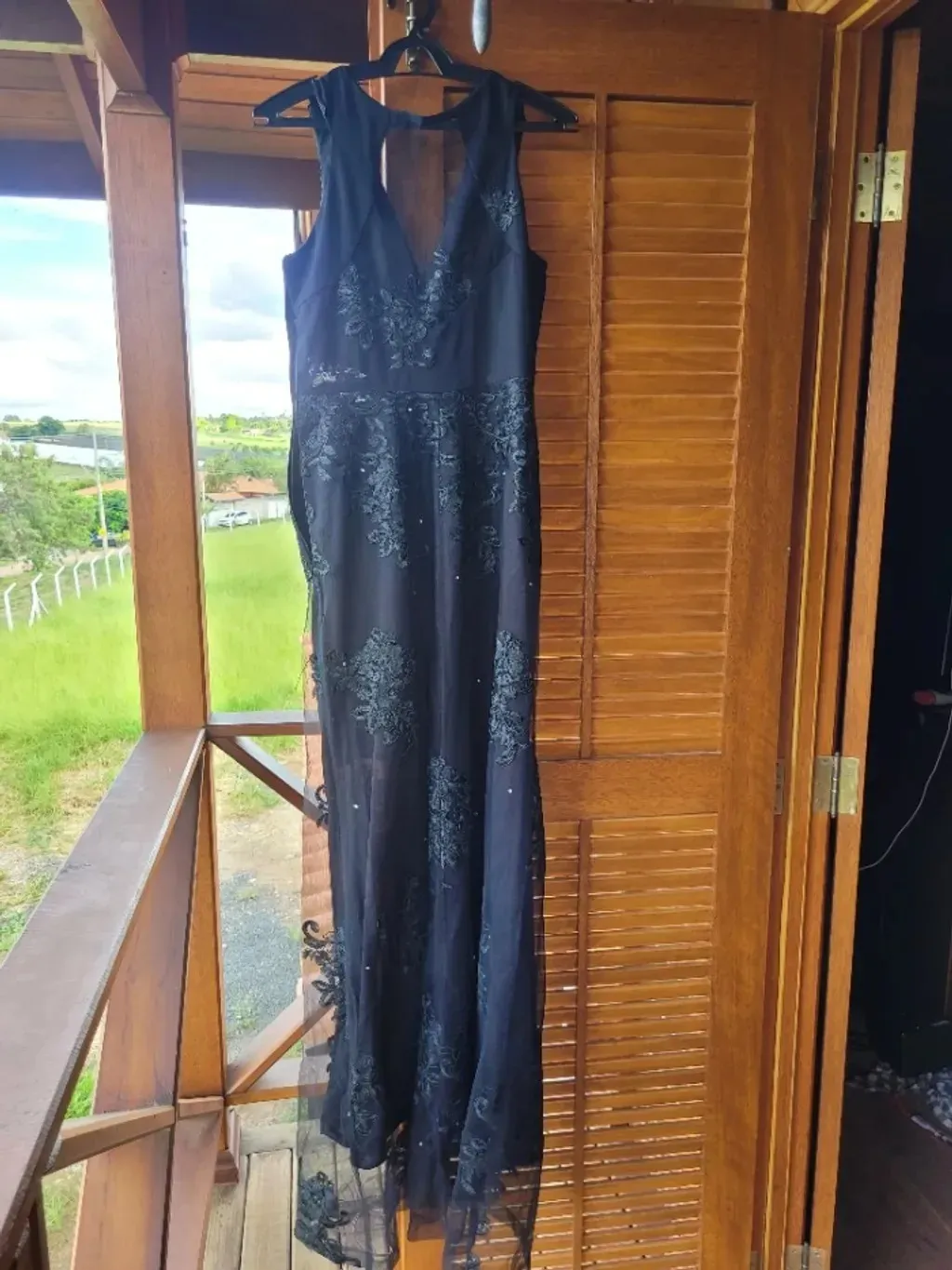 Vestido de Festa Longo Preto em Renda Luxo e Elegância