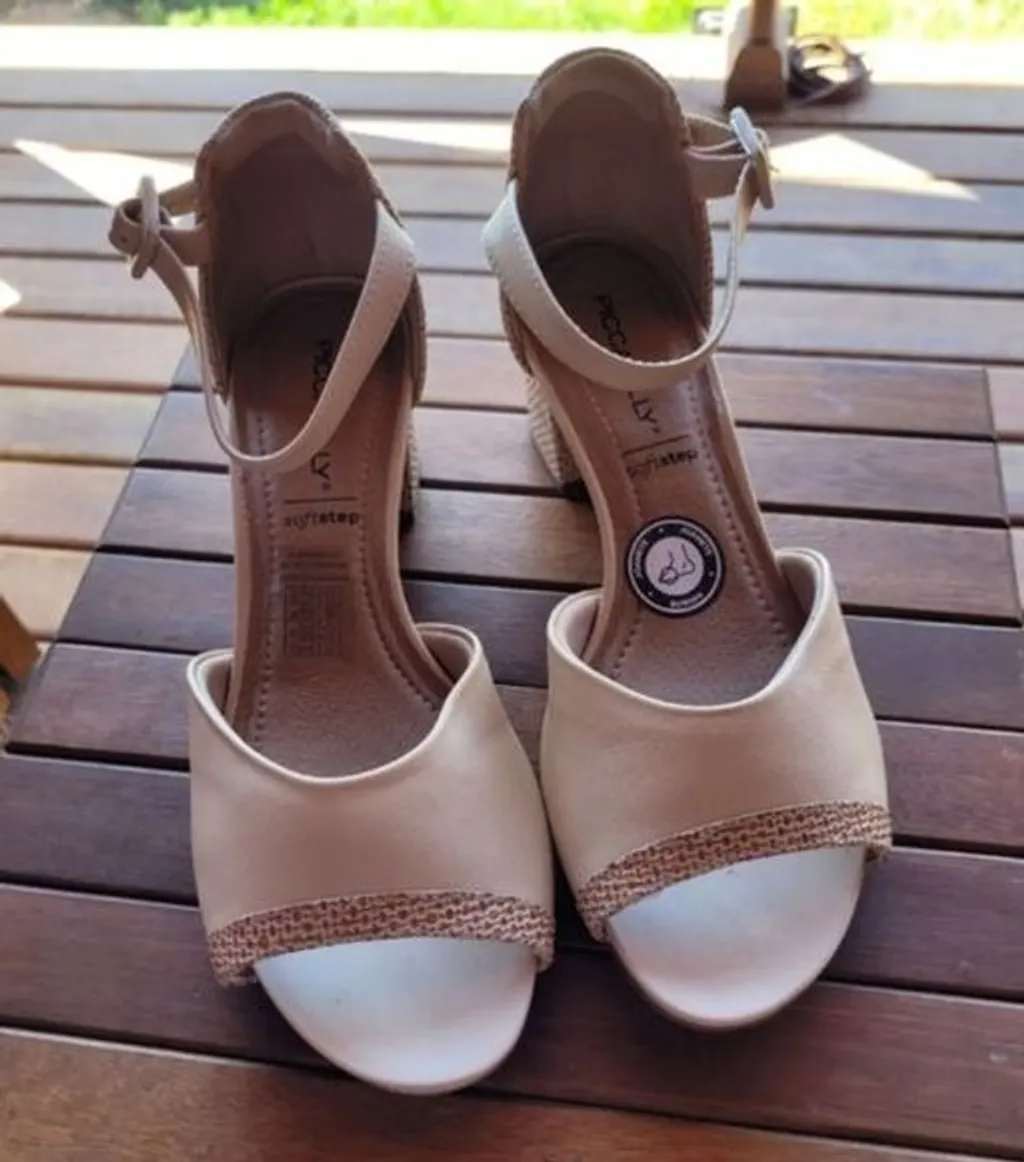 Sandália Piccadilly