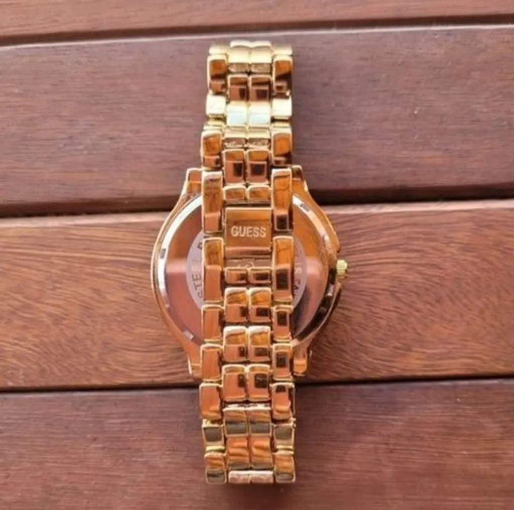 Relógio Moderno e Sofisticado