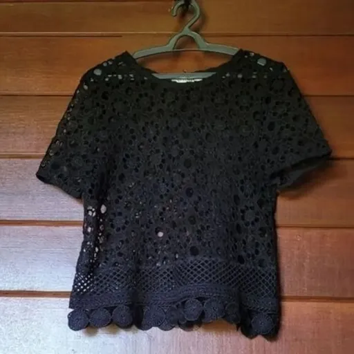 Blusa de Renda Vazada
