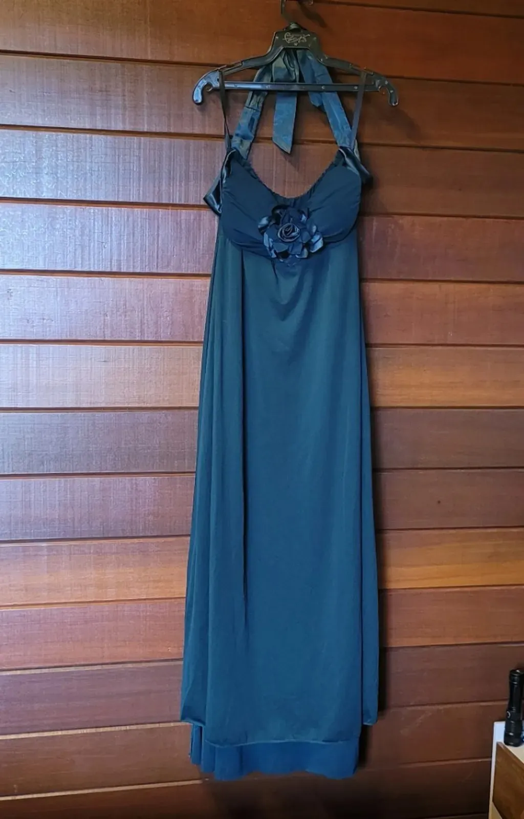 vestido longo de festa verde esmeralda elegante e sofisticado