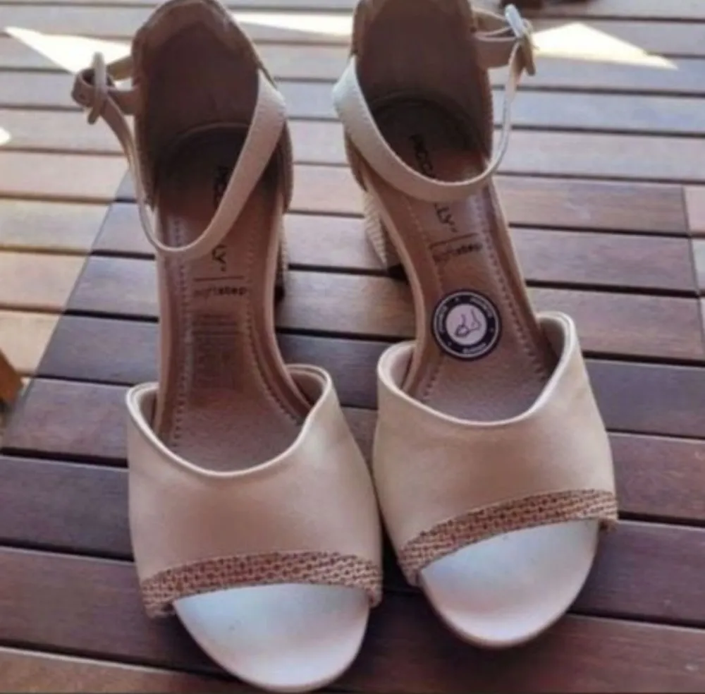 sandália piccadilly salto bloco conforto nude tam 37