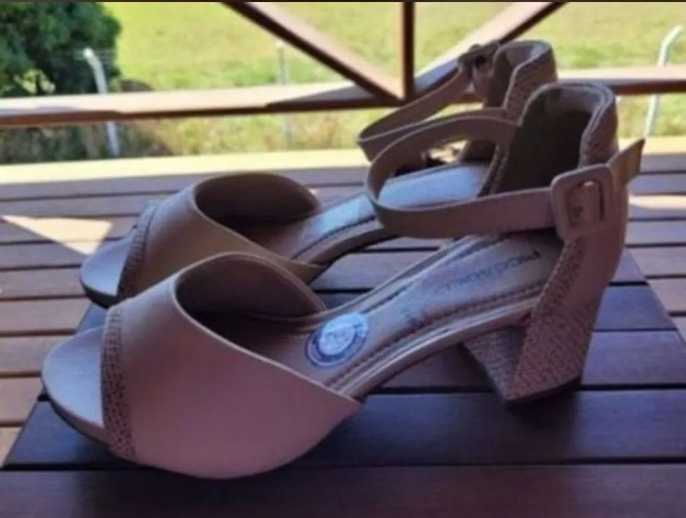 sandália piccadilly salto bloco conforto nude tam 37