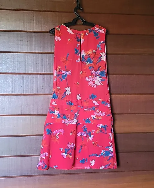 vestido luigi bertolli floral vermelho elegante tam G