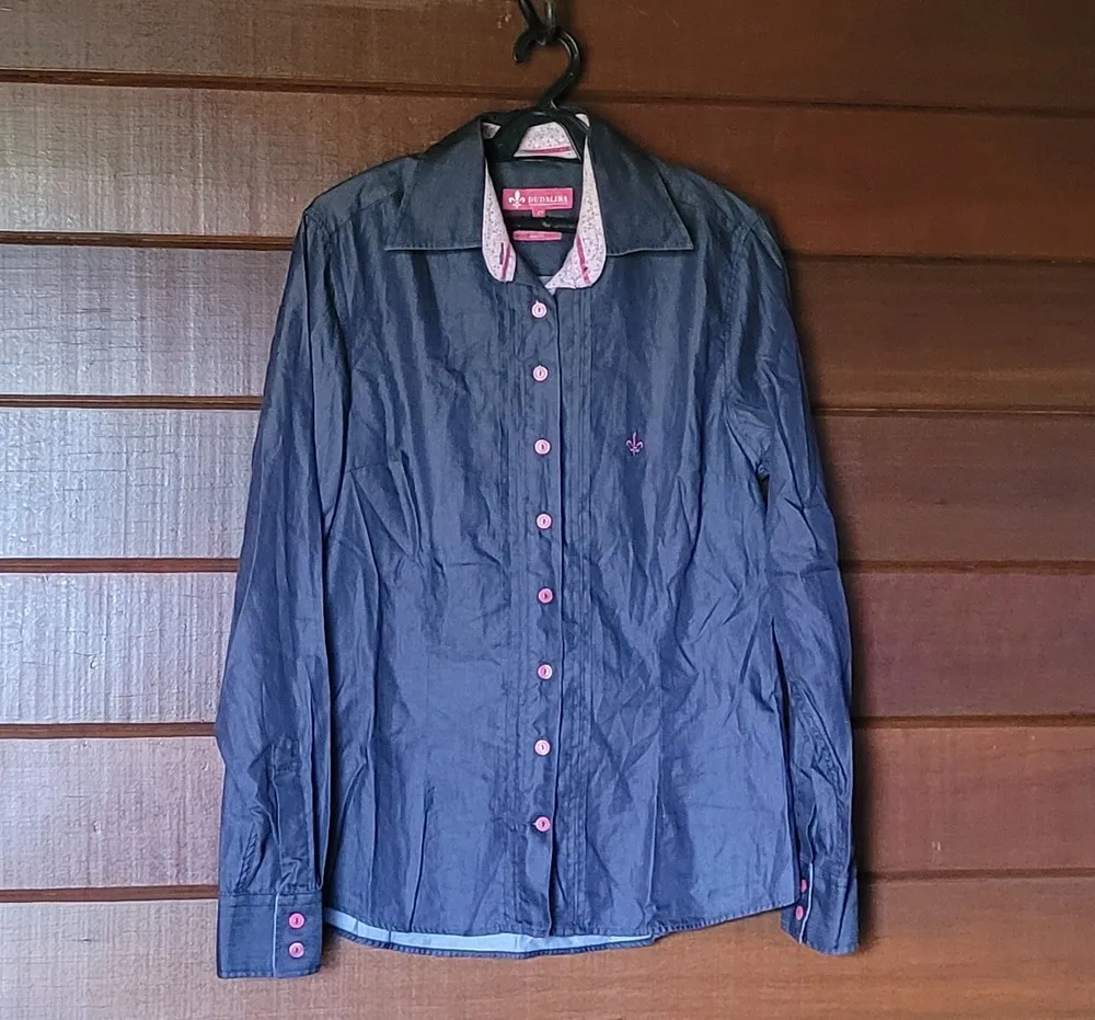camisa feminina dudalina slim cinza detalhes rosa tam 42