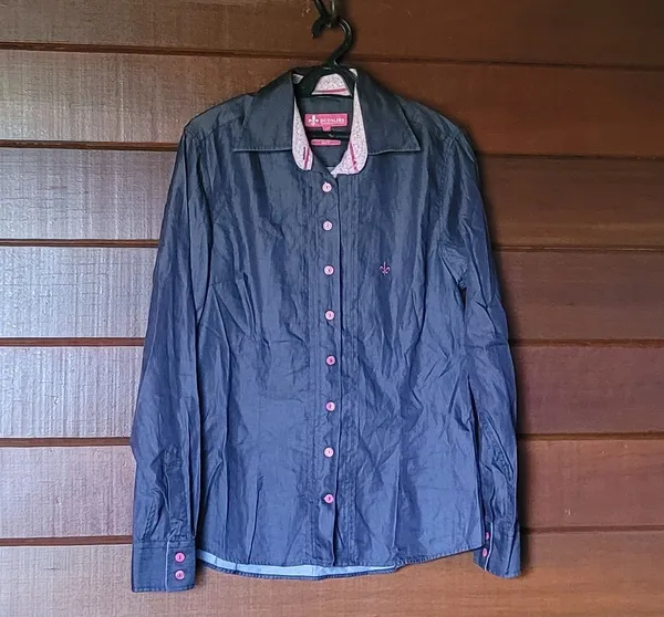 camisa feminina dudalina slim cinza detalhes rosa tam 42