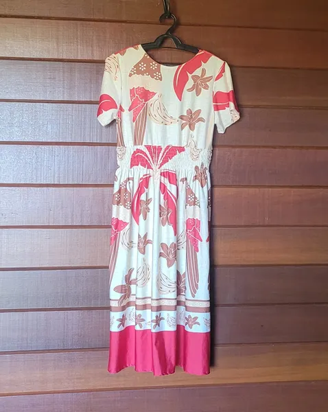 Vestido Midi Tropical Rosa  Conforto e Elegância Tam GG