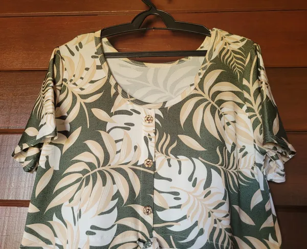 Vestido Midi Plus Size Estampa de Folhagens Tam GG