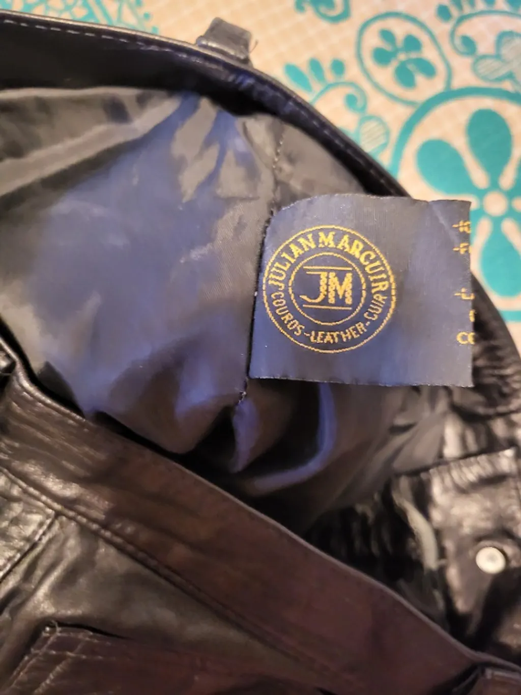 Calça de couro legitimo,  cor preta