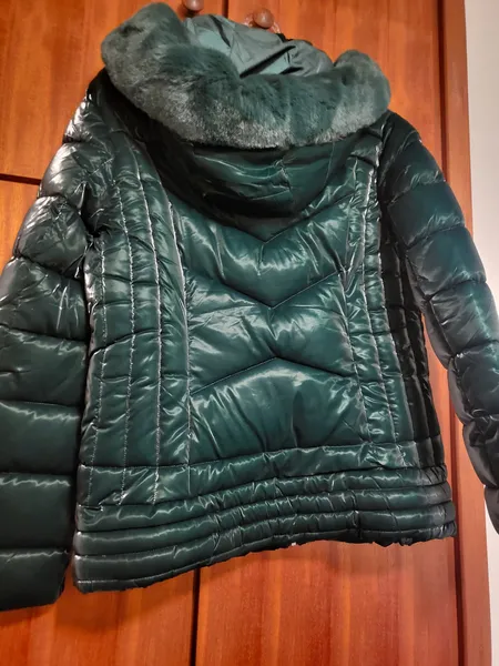 Jaqueta puffer feminina,  cor verde petróleo  tam 42