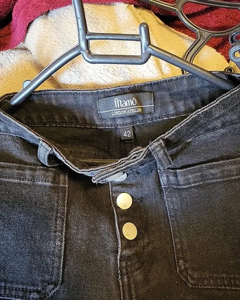 Calça jeans black, marca Mamô,  tam 42