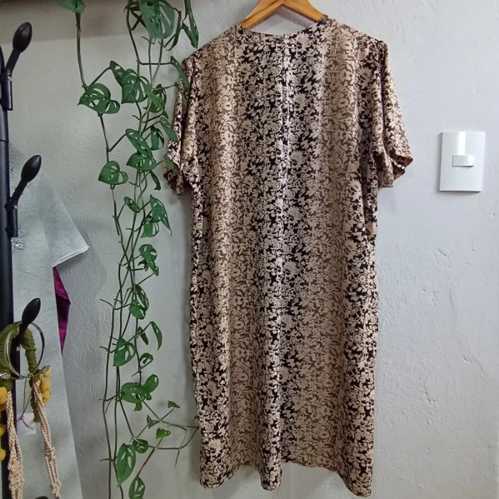Vestido Artesanal Retrô Chique em Tecido Levinho Tamanho GG