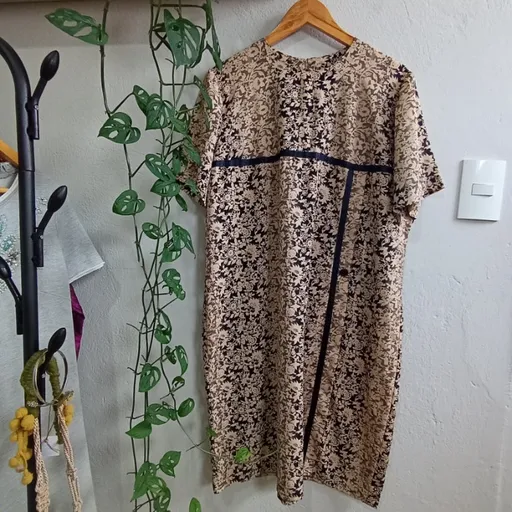 Vestido Artesanal Retrô Chique em Tecido Levinho Tamanho GG