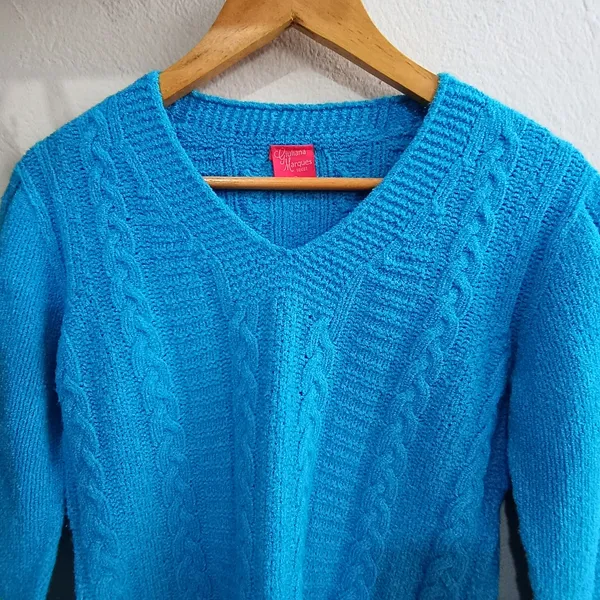 Suéter feminino de tricô azul - Tamanho M