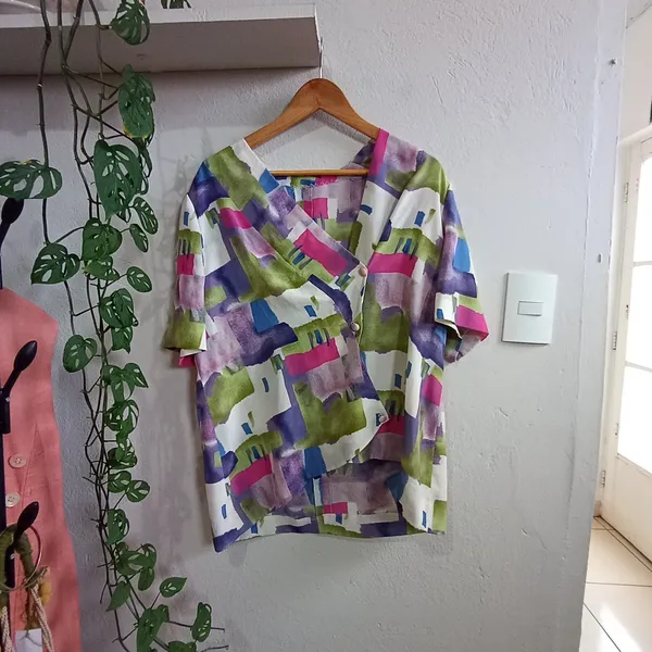 Blusa vintage colorida - Tamanho G