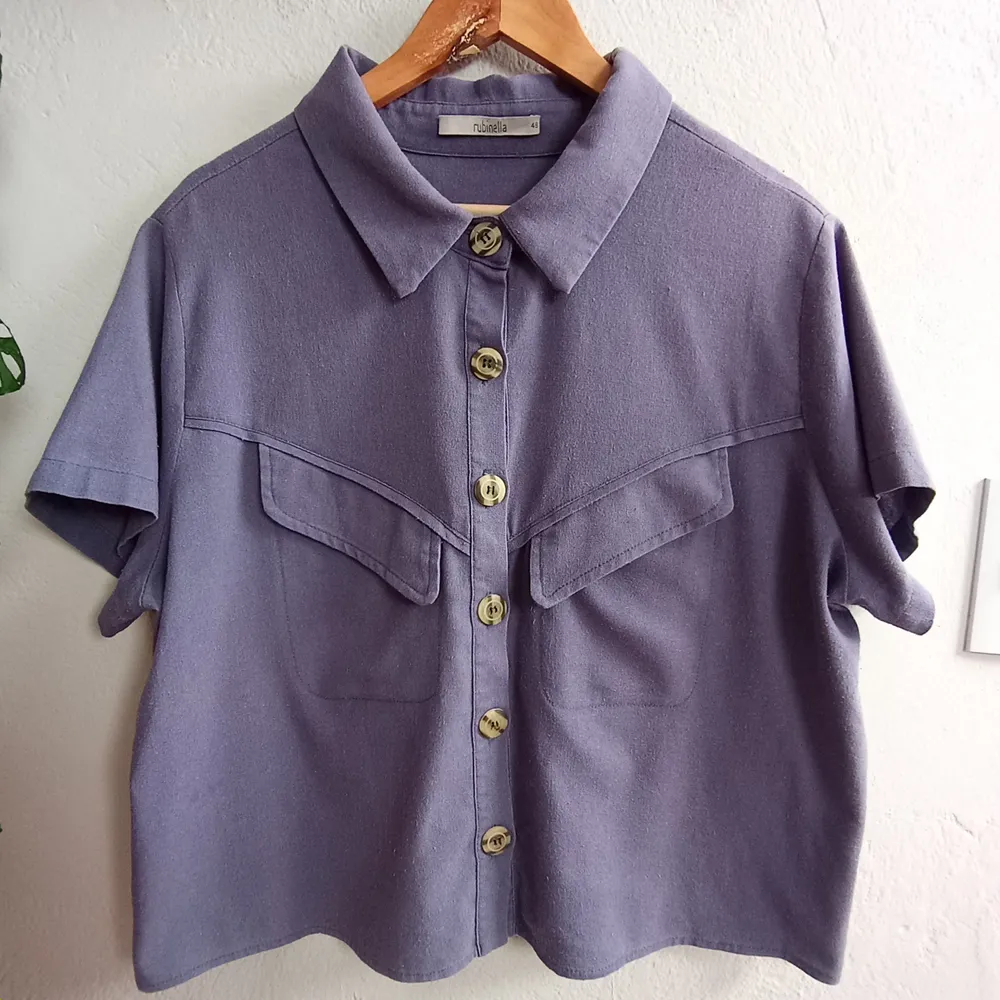 Camisa Cropped em Linho Rústico - Tamanho 48